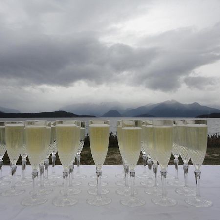Te Anau Manapouri Lake Hotel Exteriör bild