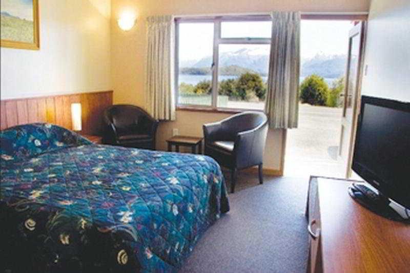 Te Anau Manapouri Lake Hotel Exteriör bild