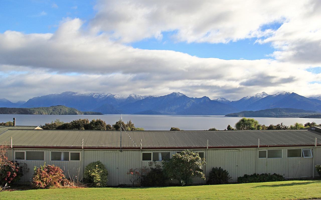 Te Anau Manapouri Lake Hotel Exteriör bild