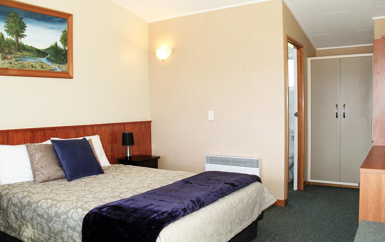 Te Anau Manapouri Lake Hotel Exteriör bild