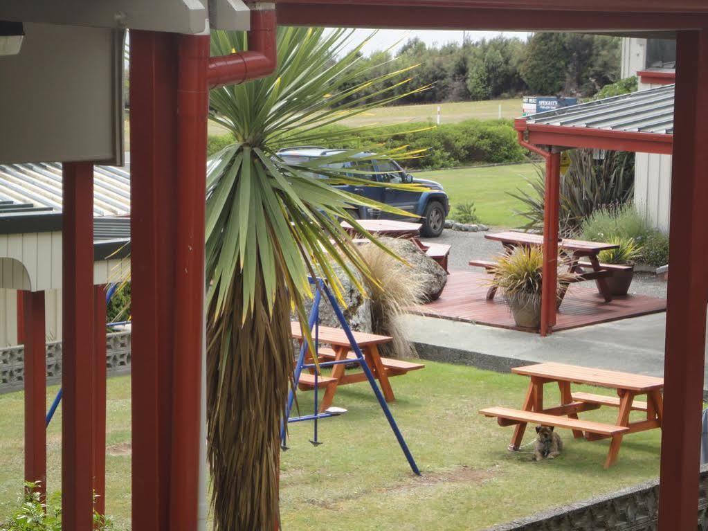 Te Anau Manapouri Lake Hotel Exteriör bild