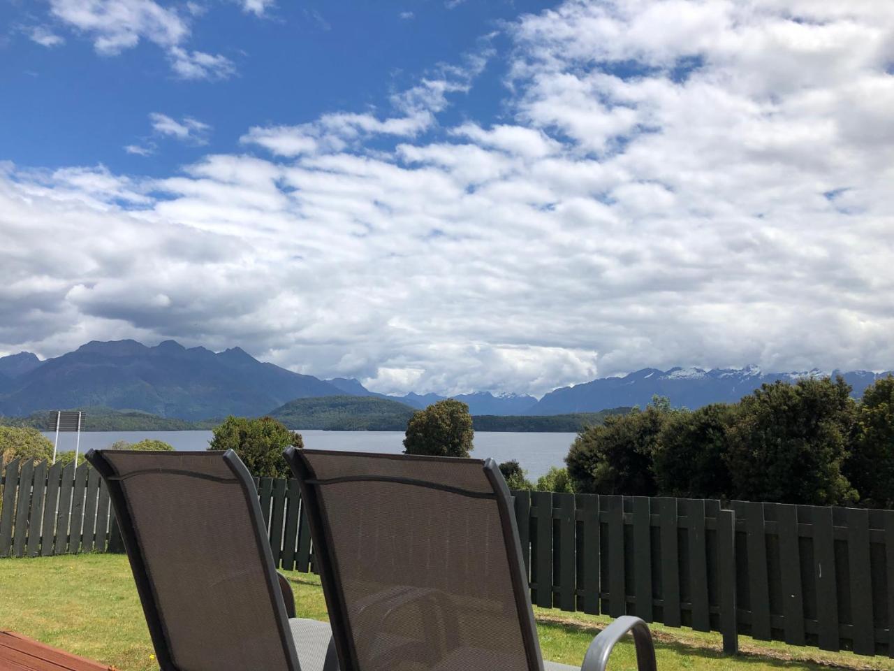 Te Anau Manapouri Lake Hotel Exteriör bild