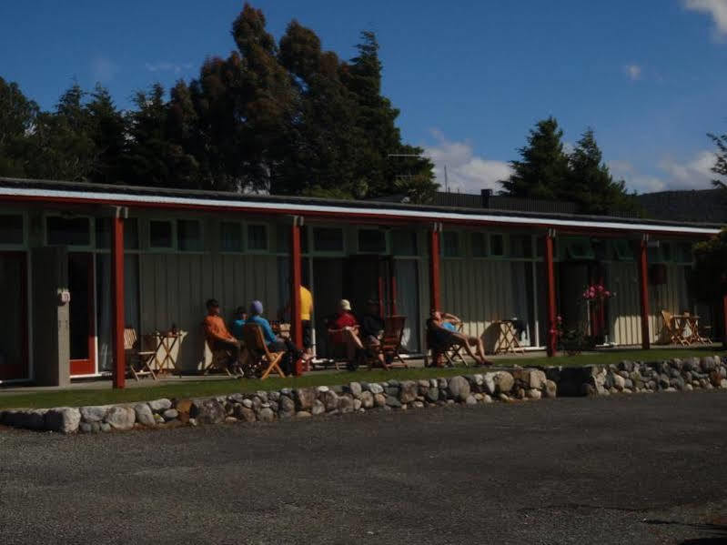 Te Anau Manapouri Lake Hotel Exteriör bild