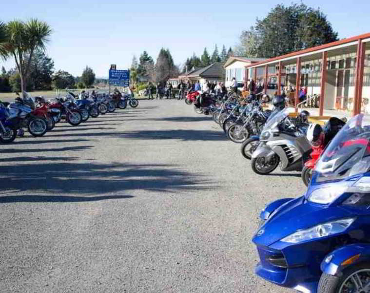 Te Anau Manapouri Lake Hotel Exteriör bild